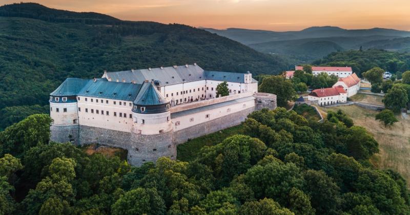Hrad Červený Kameň